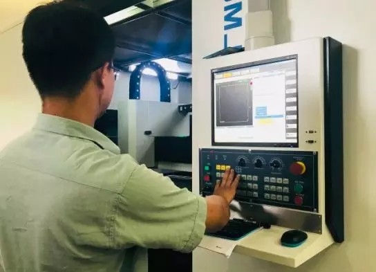 格力首台光纤激光切割机交付用户 系自主研发 格力首台光纤激光切割机交付用户 系自主研发
