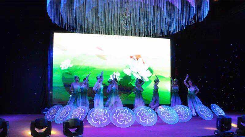 凝聚梦想•同心同行 — 华俄激光2018春节联欢晚会圆满结束