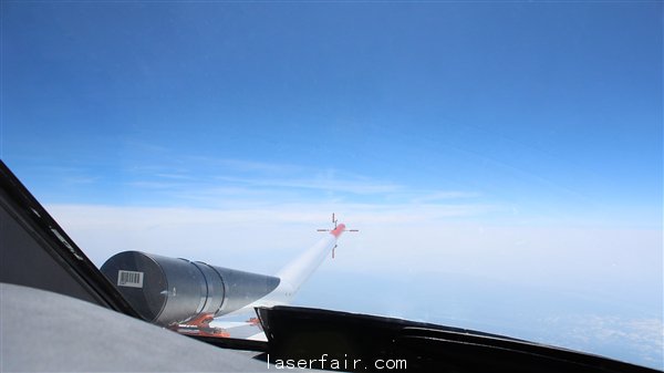飞行员新武器：激光感知空中“隐形杀手”