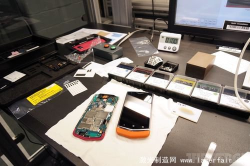 一探Vertu总部究竟：最奢侈的手机是怎么造出来的？