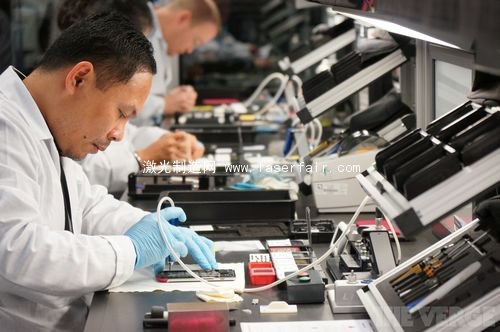 一探Vertu总部究竟：最奢侈的手机是怎么造出来的？